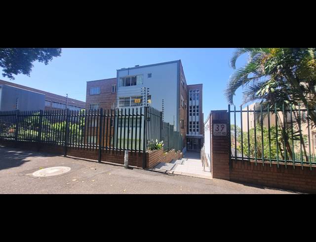 1.5 BEDROOM FLAT FOR SALE IN GLENWOOD